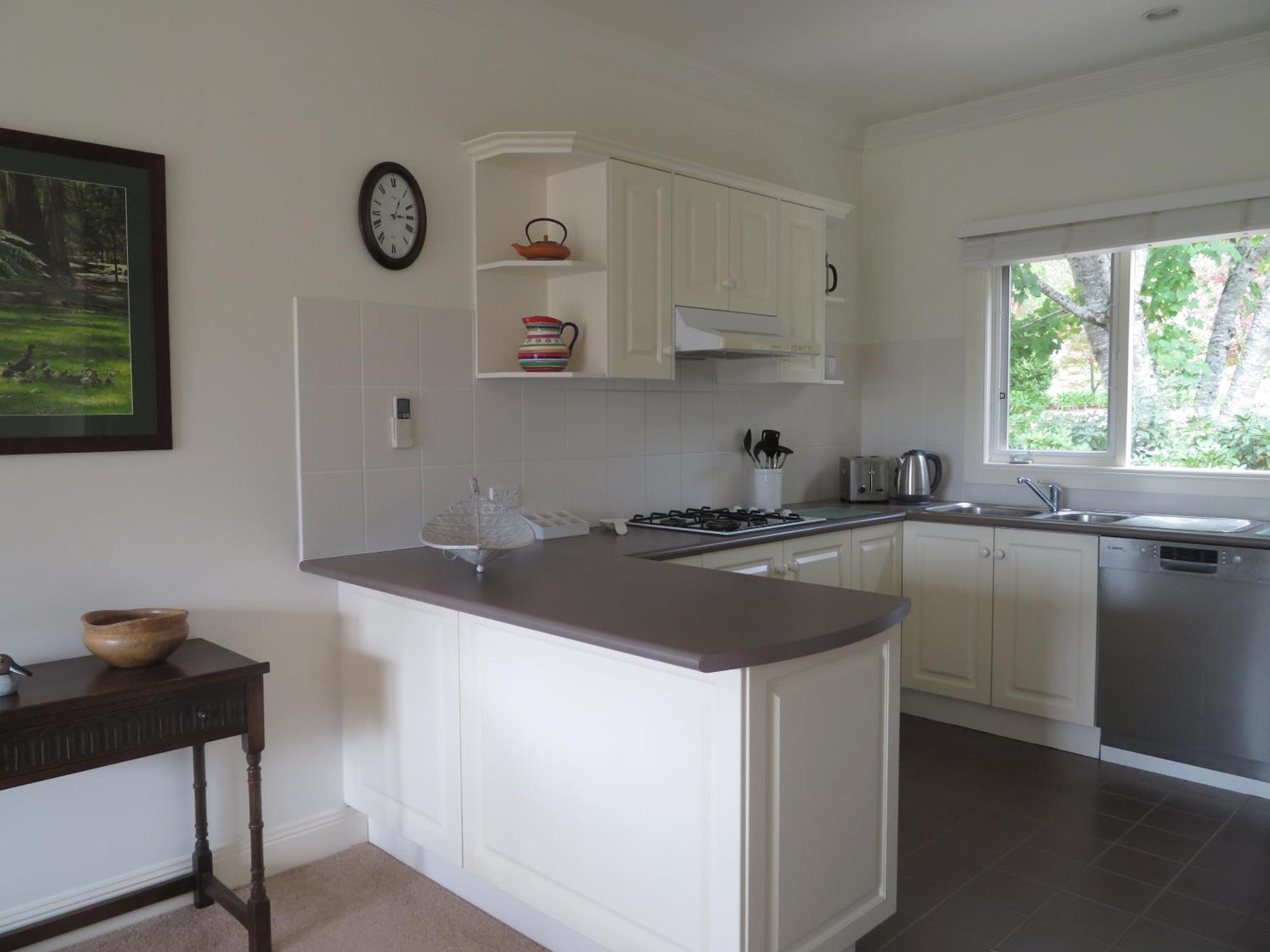 Delderfield Villas Marysville Room photo